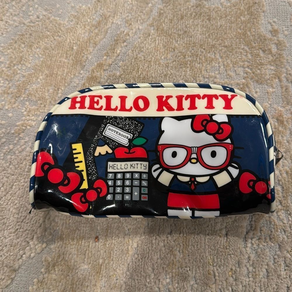 hello kitty loungefly make up bag pencil case In EUC‎